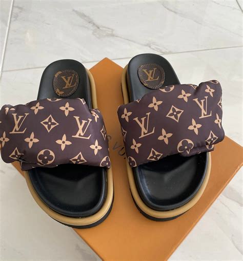 claquette femme louis vuitton|louis vuitton lv isola.